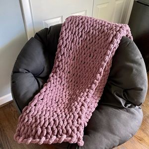 Hand Knit Chunky Blanket!